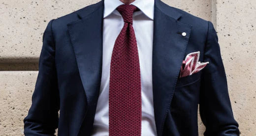 Cómo llevar una Corbata de Punto