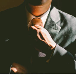 Corbata elegancia sartorial